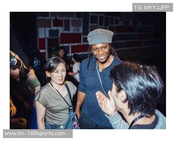 维拉纽瓦盛赞文班表现已跻身联盟前五未来潜力令人期待